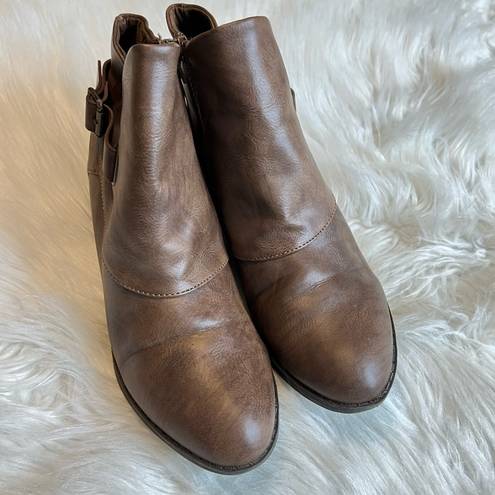 blowfish  Shanna Boots Ankle Booties Brown Faux Leather SZ 9.5 Buckle Detail