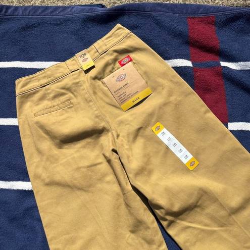 Dickies Juniors Worker Pant Wide Leg pants Tagged a womens size 7/28