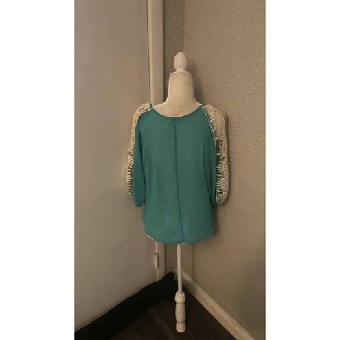 Umgee  Split Sleeve Crochet Cold Shoulder Teal/White Size L Boho Concert Festival