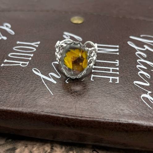 Daisy Handcrafted Women’s Yellow  Flower Glass Cabochon Stainless Steel Ring