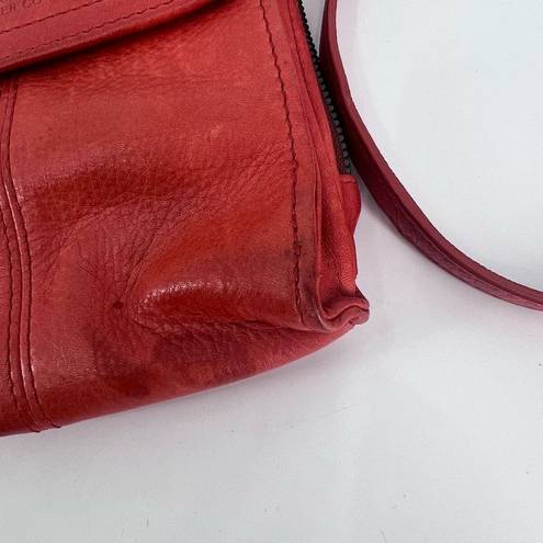 Krass&co American Leather . Women's Tandoori Classic Genuine Leather Crossbody Bag