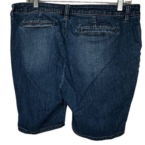 Liz Claiborne  Petite Classic Denim Shorts