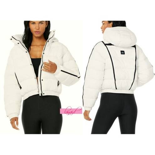 Alo Yoga Alo Aspen Love Puffer Jacket Ivory Warm Winter Snow Cold-Weather Edgy Puffy Coat