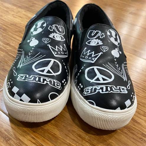 MIA  Graffiti Sneakers