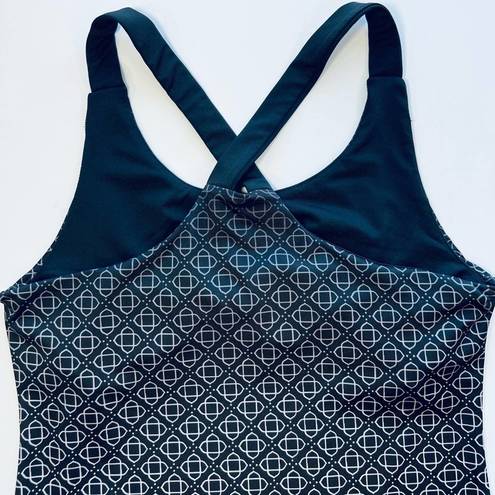 Satva  Kama Cami Yoga Ombré Tank Top Printed Criss Cross Built in Bra Black M