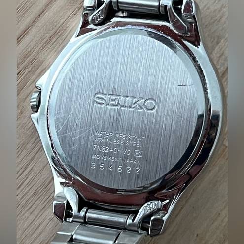 Seiko  Ladies Watch Crystals Stainless Bracelet Dial Hands Date Window