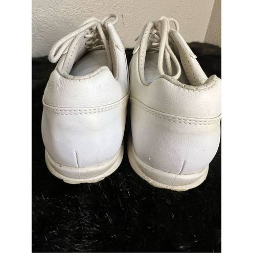 FootJoy Women's  White Lace Up Golf Shoes emBody Size 8.5  96100