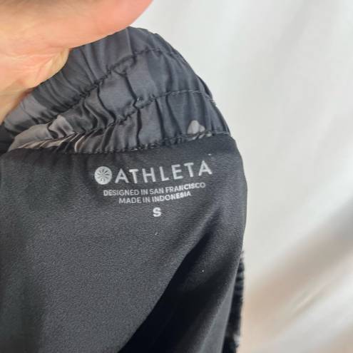 Athleta  Racer Run Short Small Camo black gray shorts running