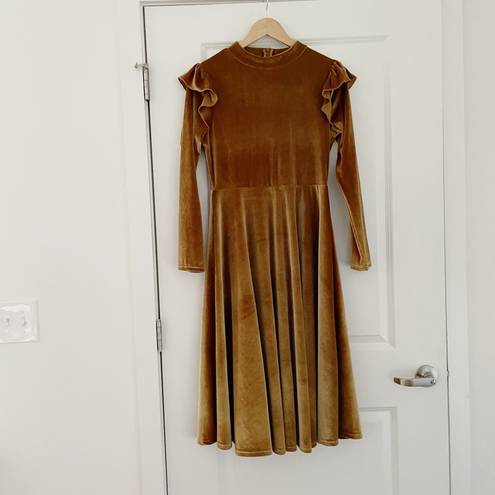 Krass&co Ivy City  Velvet La La Lady Ruffle Midi Dress Gold