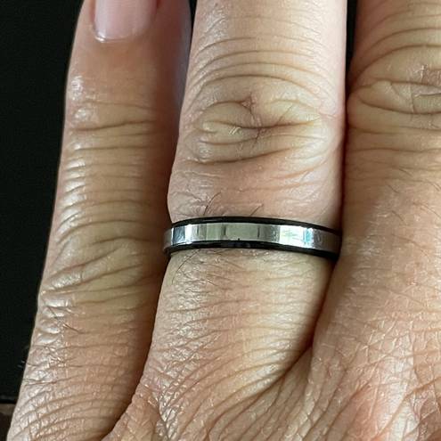 Edge 3mm black  silver ring size 8