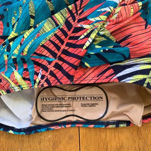 L.L.Bean  Shaping Swimwear, Tummy Control, Tropical Print, Size 18 reg.