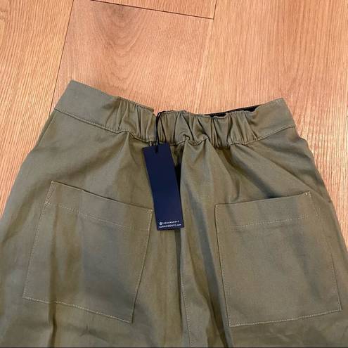 The Range  Structured Twill Cargo Pants in Khaki Green