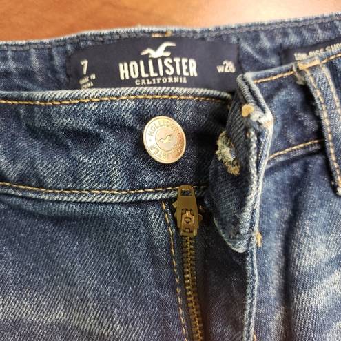 Hollister  Low-Rise Distressed Short-Shorts