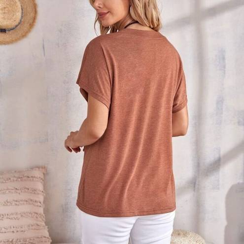 The Comfy Emery Rose Women’s Size Medium V-neck Batwing Short Sleeves Tee