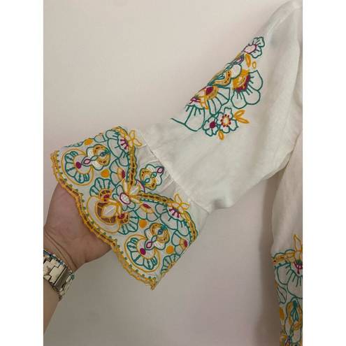 Akemi + Kin Anemi + kin Floral Embroidered 100% cotton White Blouse Size 12