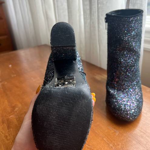 Call it spring Black Round Toe Glitter Boots