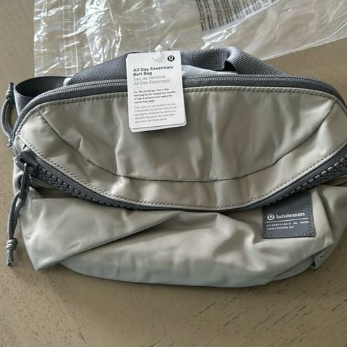 Lululemon ALL DAY ESSENTIALS BELT BAG