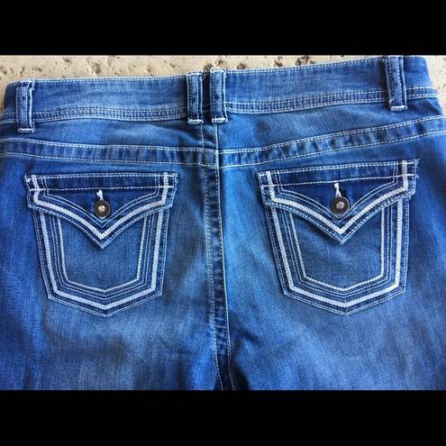 Apt. 9  Med Wash Bootcut Wiskered Great Fit SZ 12