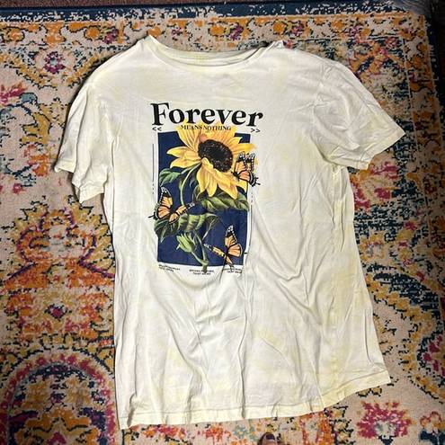 Urban Heritage Women’s Medium  sunflower tee