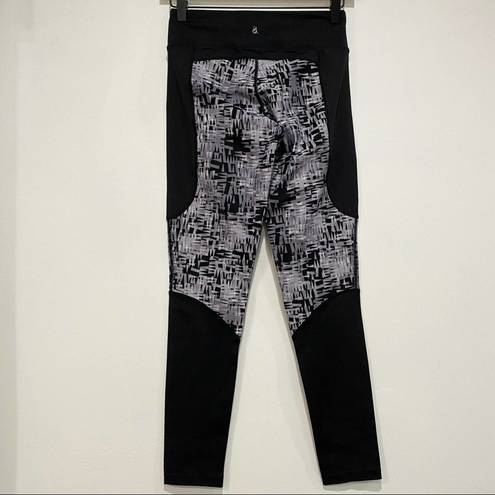 Lou & grey  Black Gray Etchblock Patterned Leggings