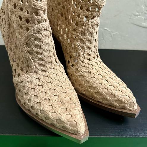 Jessica Simpson  Lukkah Tan Bootie Women Size NWOB