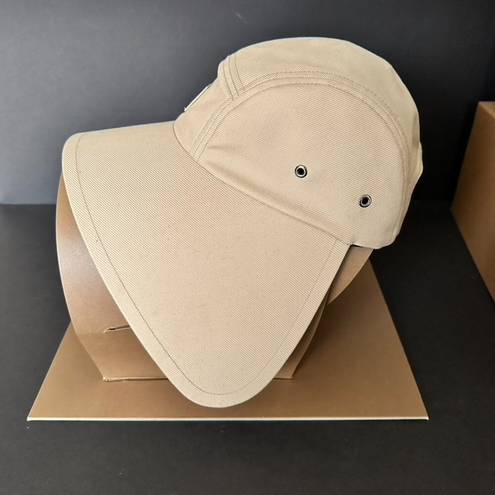 Burberry  Logo Bonnet Cap Size L