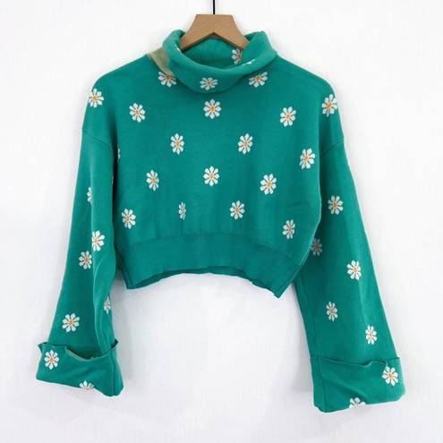 Daisy NEW Boutique Green Floral  Sweater Cropped Turtleneck size Small