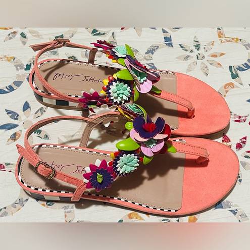 Betsey Johnson NWOB  Esmee Floral Flat Sandals size 7