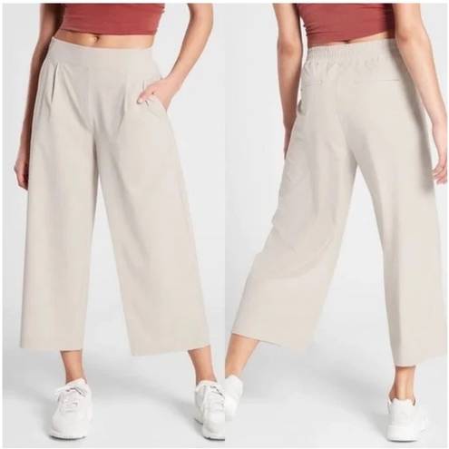 Athleta  Brooklyn wide leg crop pant in cream size 6