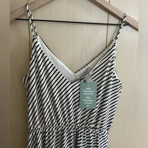 Divided Black and white v-neck spaghetti strap dress