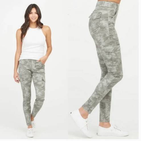 Spanx NWT  Stretch Twill Ankle Cargo Pant Stone Wash Camo