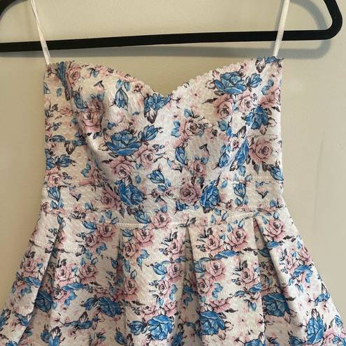 Sans Souci  Floral Bandage Strapless Party Dress Size Small