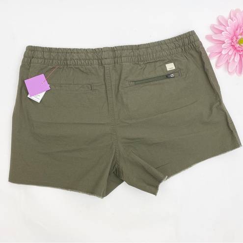 Vuori  Vintage Ripstop High Rise Shorts: Dark Oregano