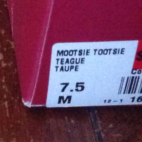 Mootsies Tootsies Satin Flower Open Toe Peep Toe Heel Taupe - Sz 7.5