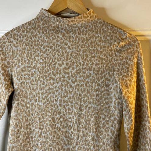 BeachLunchLounge  Shaylah Gray & Tan Leopard Print Mock Neck Sweater Womens Small