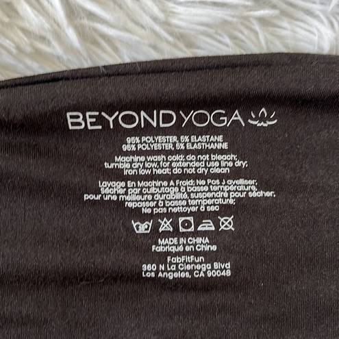 Beyond Yoga  Pocket Infinity Scarf in Black One Size