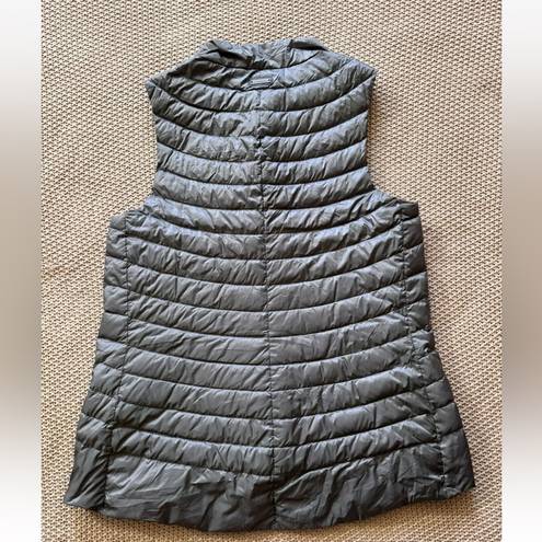 Athleta  Women’s Gray Puffer Vest Full Zip Size Small