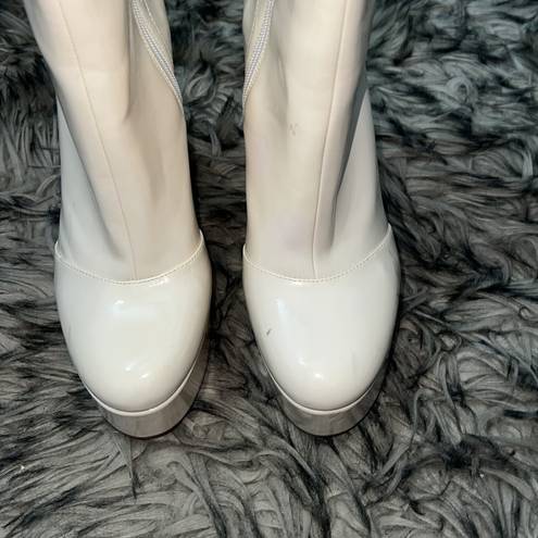 Jessica Simpson  Cream Platform Ankle Boots