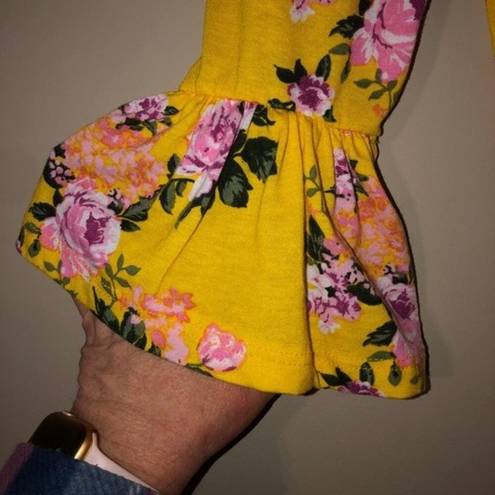 Brooks Bobbie  Sz S Yellow Floral Hanky Hem Top with Necklace NEW NWT