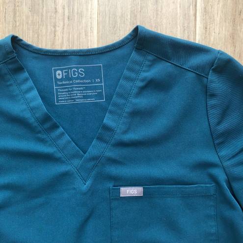 FIGS Caribbean Blue Scrubs Set