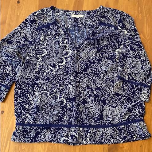 Under Skies  M Blue Ivory Floral 3/4 Sleeve Top