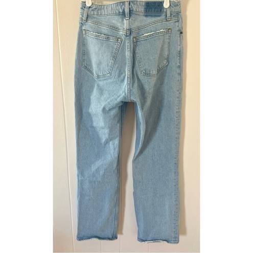 Abercrombie & Fitch Abercrombie Curve Love High Rise 90s Relaxed Jean in Light Wash Size 28