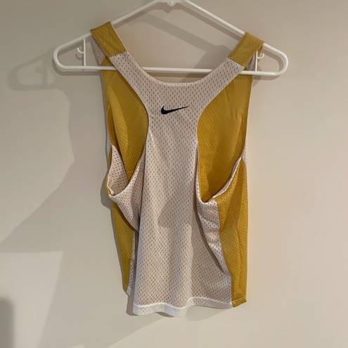 Nike  Women’s Reversible Sports Pinnie-S/M