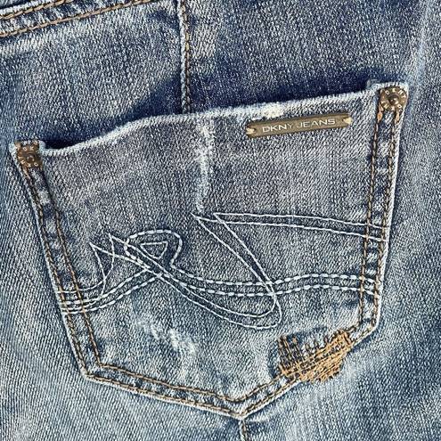 DKNY  SZ 4 Jean Shorts Distressed Frayed Hems Medium Wash Mid-Rise Pockets Blue