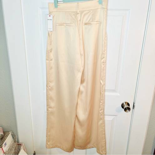 Aura Red Dress  Pretty And Polished Satin Wide Leg Pants Champagne Cream M NWT