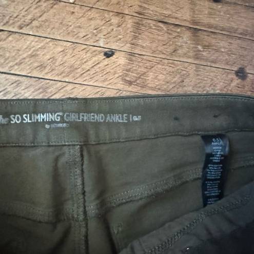 Chico's Chico’s so slimming girlfriend 0.5/8 olive green jeans