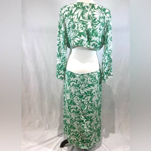 Shade & Shore  long sleeve green and white twist front maxi cover up size XL