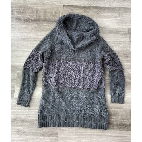 Renee C . Gray Eyelash Sweater S Cowl Neck Stitch Fix B8