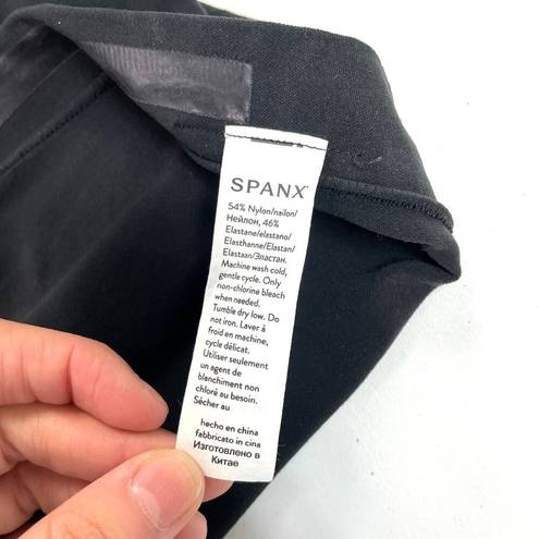 Spanx  Size 1X Seamless Power Sculpting High-Waisted Mid-Thigh Short Black Shaper