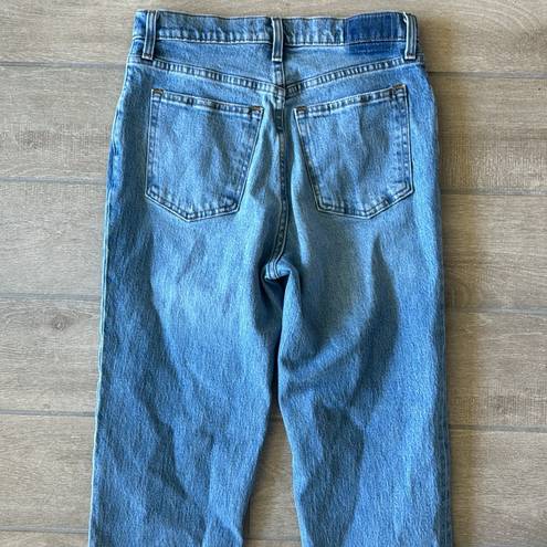 Abercrombie & Fitch  The 90s Straight Ultra High Rise Jean Size: 28